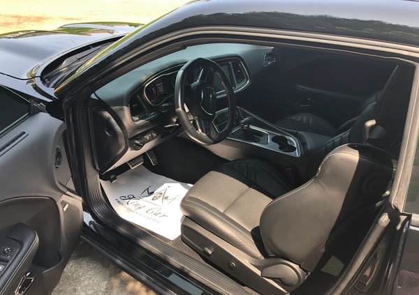 Dodge Challenger cena 390000 przebieg: 1695, rok produkcji 2019 z Szydłowiec małe 781